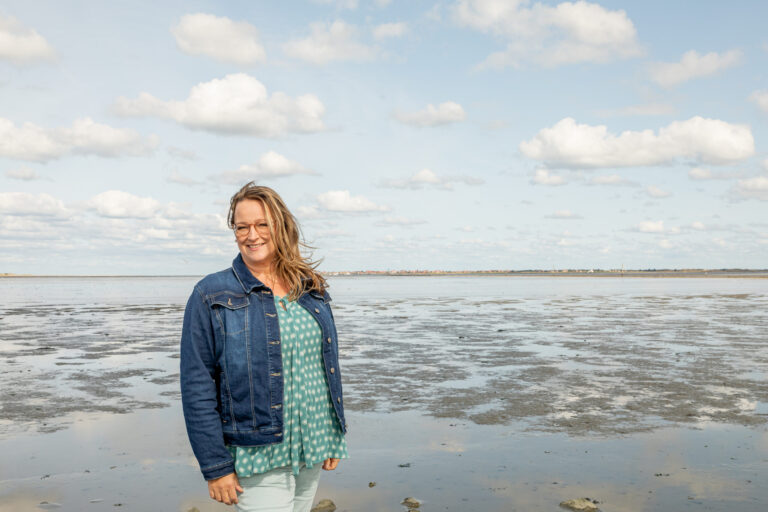 Sonja Kleene am Nordsee strand